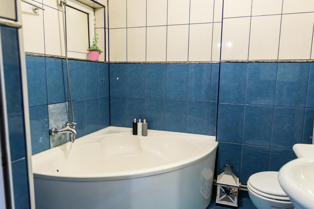 Lovely Apartment With Balcony Bucarest Extérieur photo